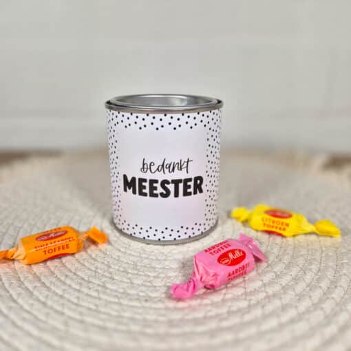 Blikje bedankt meester